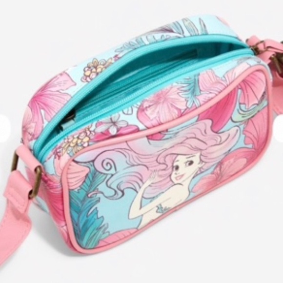 LOUNGEFLY DISNEY THE LITTLE MERMAID Camera CROSSBODY BAG! Ariel Cute Pink Tassel - Picture 3 of 7